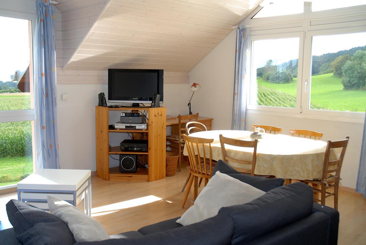 Appartment Aux Lilas Les Geneveys-sur-Coffrane Exterior photo
