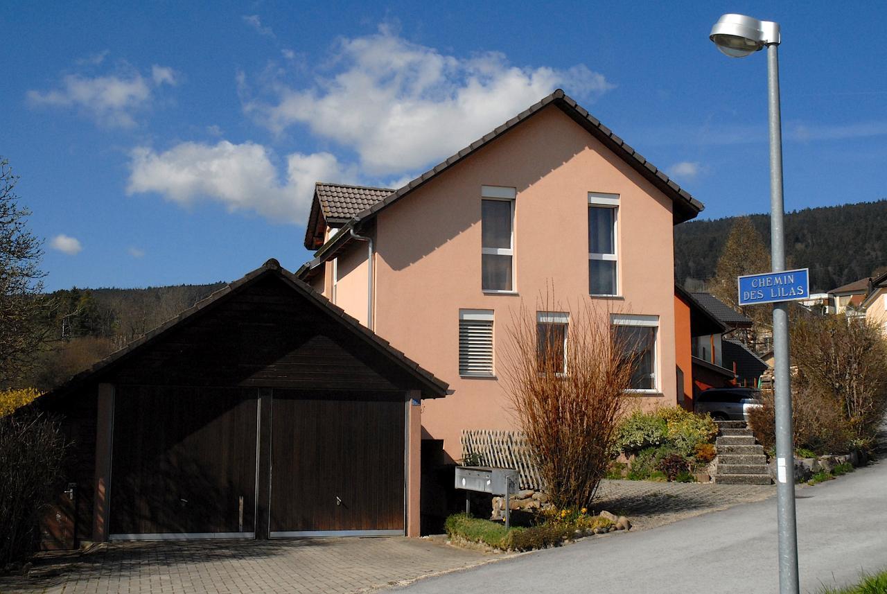 Appartment Aux Lilas Les Geneveys-sur-Coffrane Exterior photo